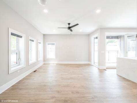1607 West Waveland Avenue Chicago IL 60613