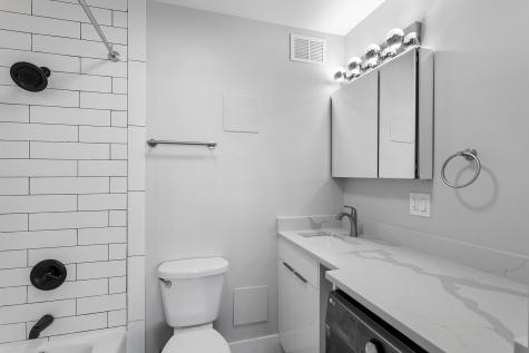 6166 North Sheridan Road Chicago IL 60660