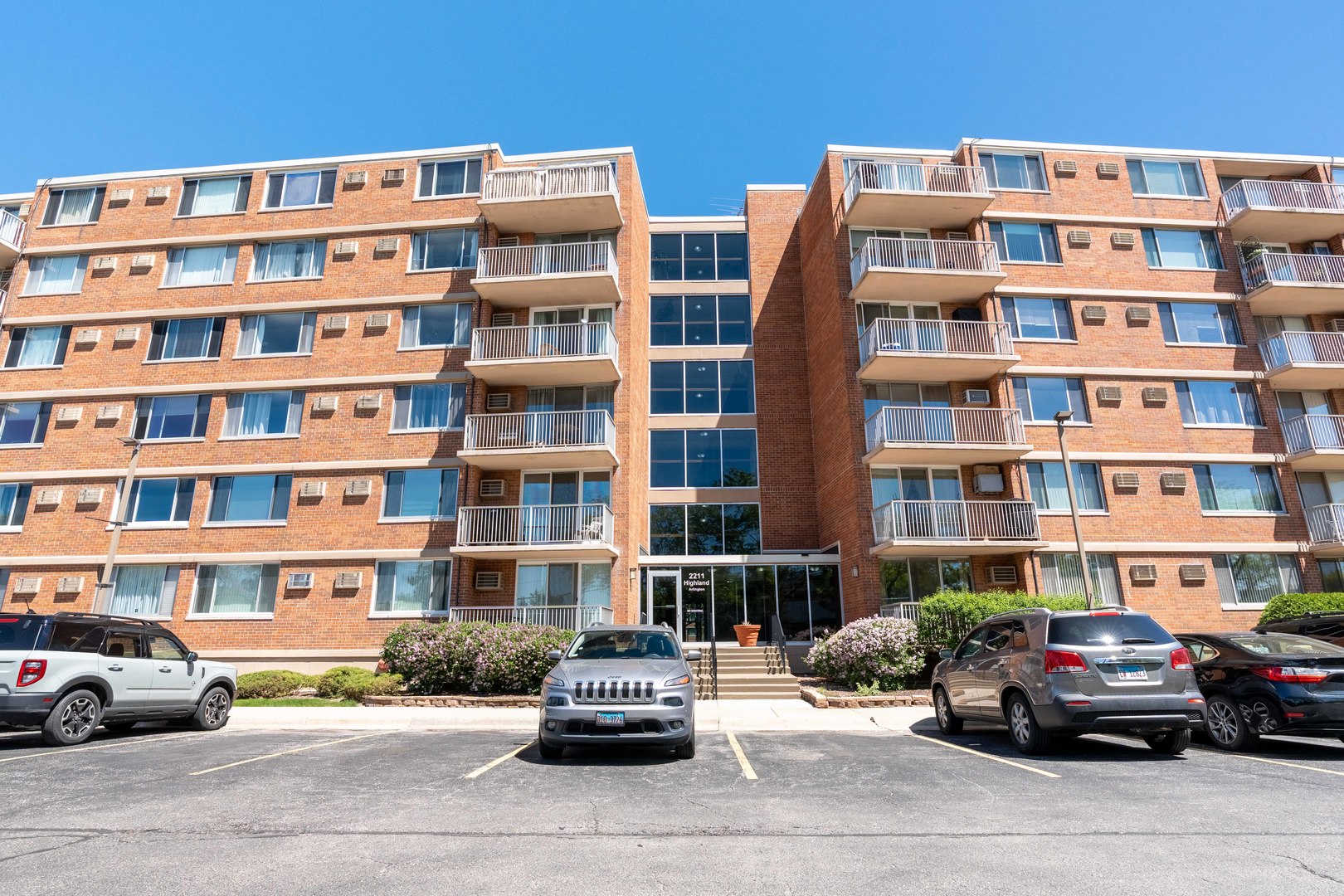 2211 S Highland Avenue Lombard IL 60148