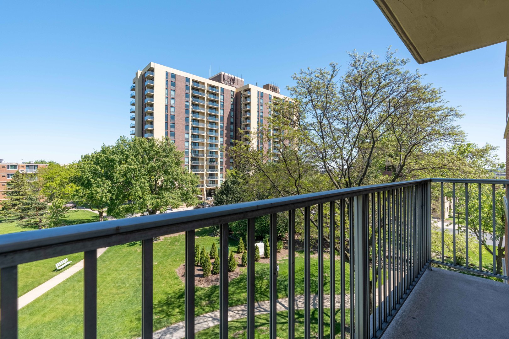 2211 S Highland Avenue Lombard IL 60148