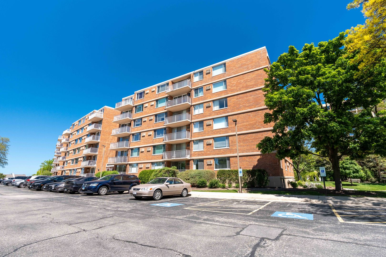 2211 S Highland Avenue Lombard IL 60148