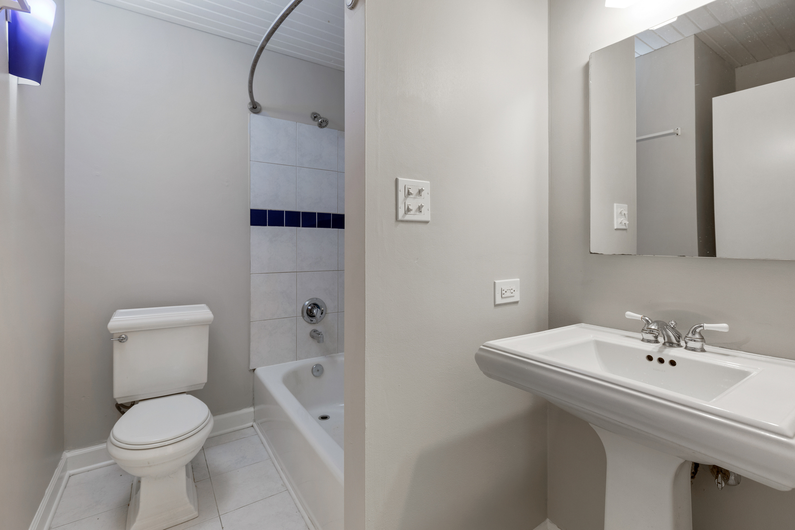 1444 Stonebridge Circle Wheaton IL 60189