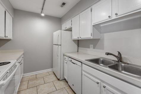 1444 Stonebridge Circle Wheaton IL 60189