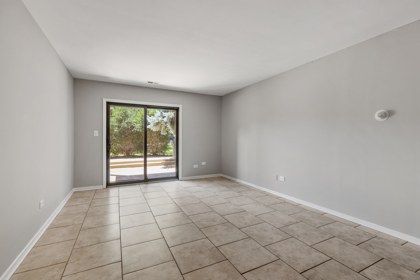 1444 Stonebridge Circle Wheaton IL 60189