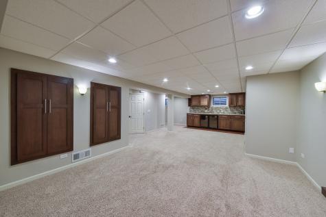 2067 Childs Court Wheaton IL 60187