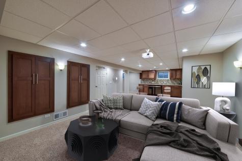 2067 Childs Court Wheaton IL 60187