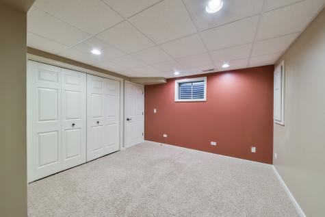 2067 Childs Court Wheaton IL 60187