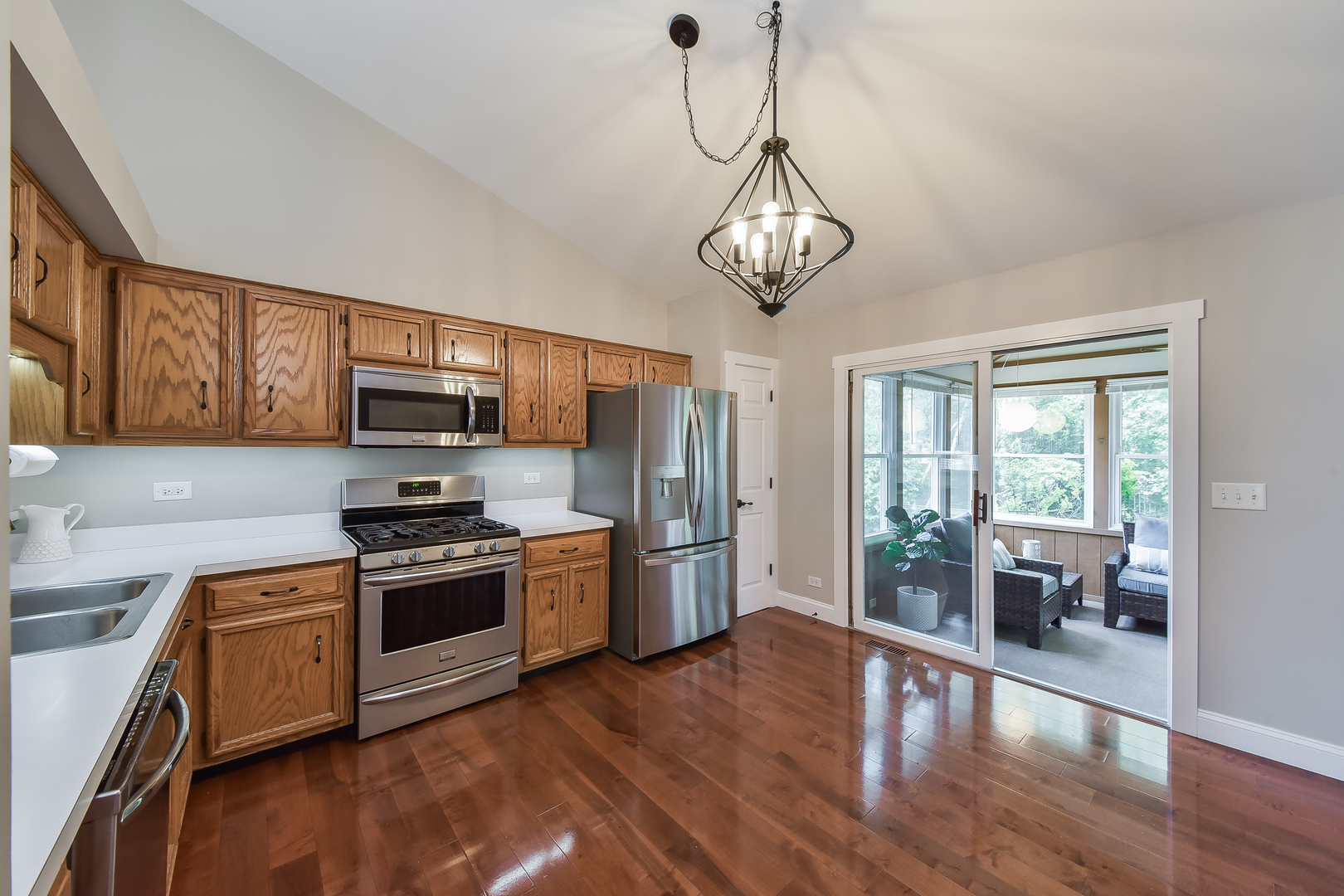 2067 Childs Court Wheaton IL 60187