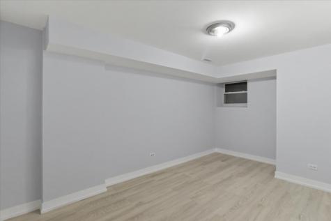 910 West Gunnison Street Chicago IL 60640
