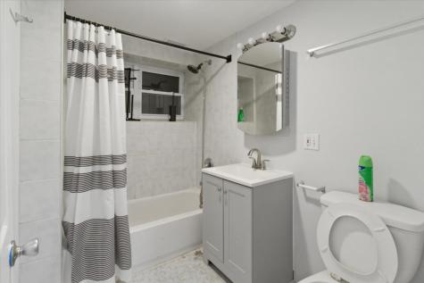 910 West Gunnison Street Chicago IL 60640