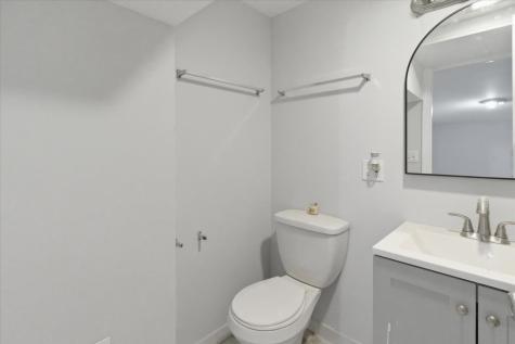 910 West Gunnison Street Chicago IL 60640