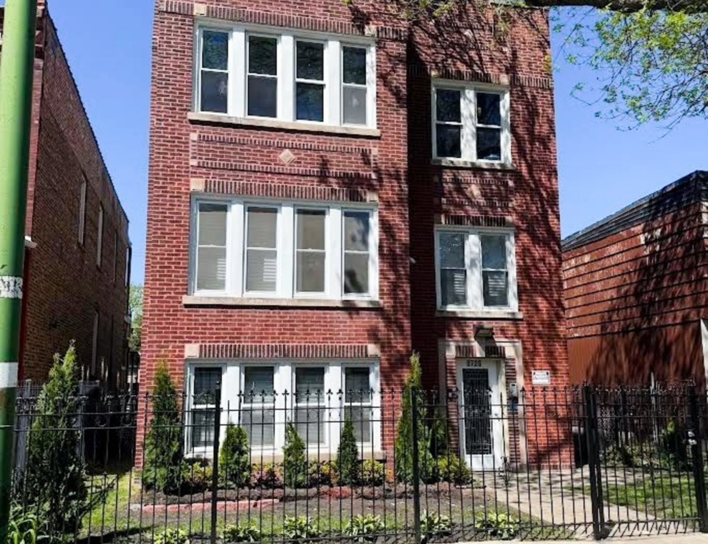 6728 South Langley Avenue Chicago IL 60637
