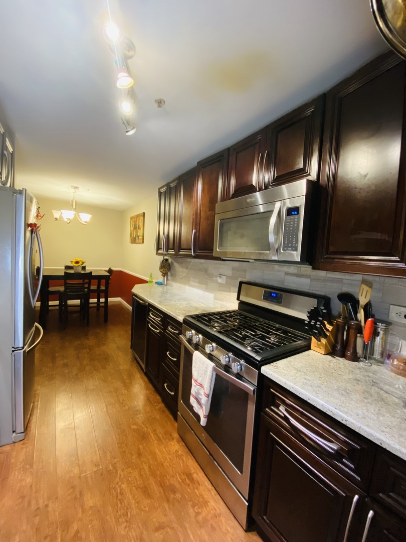 21W581 North Avenue Lombard IL 60148