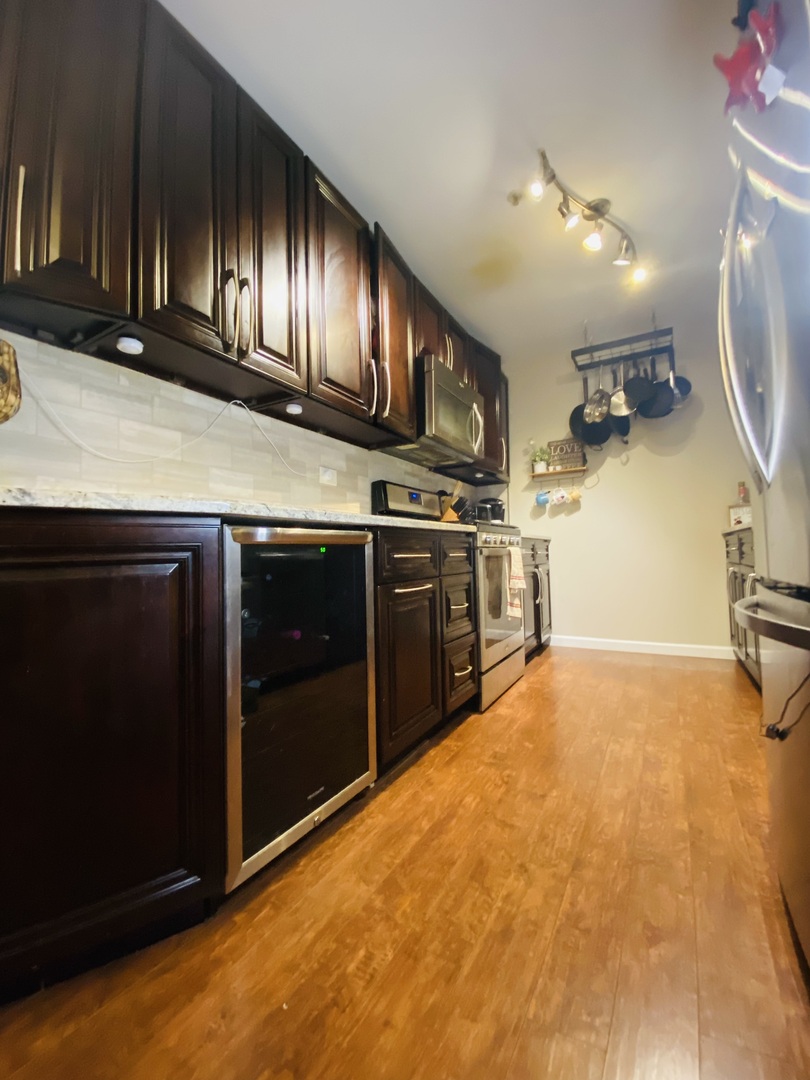 21W581 North Avenue Lombard IL 60148