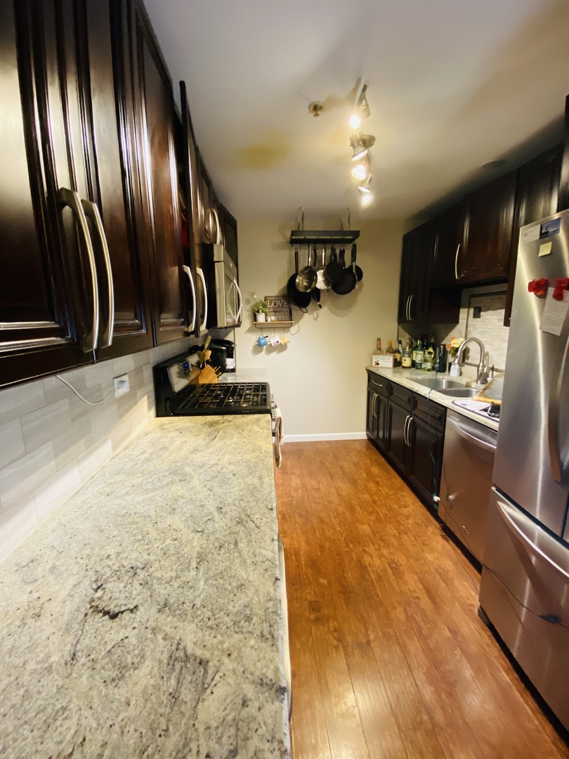 21W581 North Avenue Lombard IL 60148