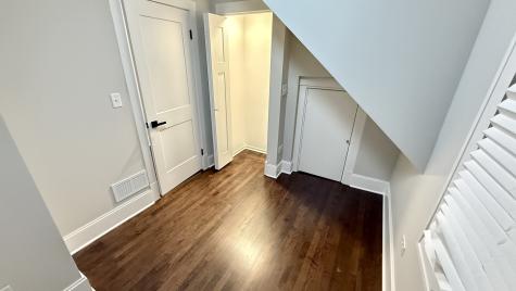 5942 West Eastwood Avenue Chicago IL 60630