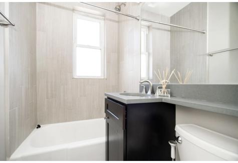 511 West Belmont Avenue Chicago IL 60657
