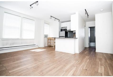 511 West Belmont Avenue Chicago IL 60657