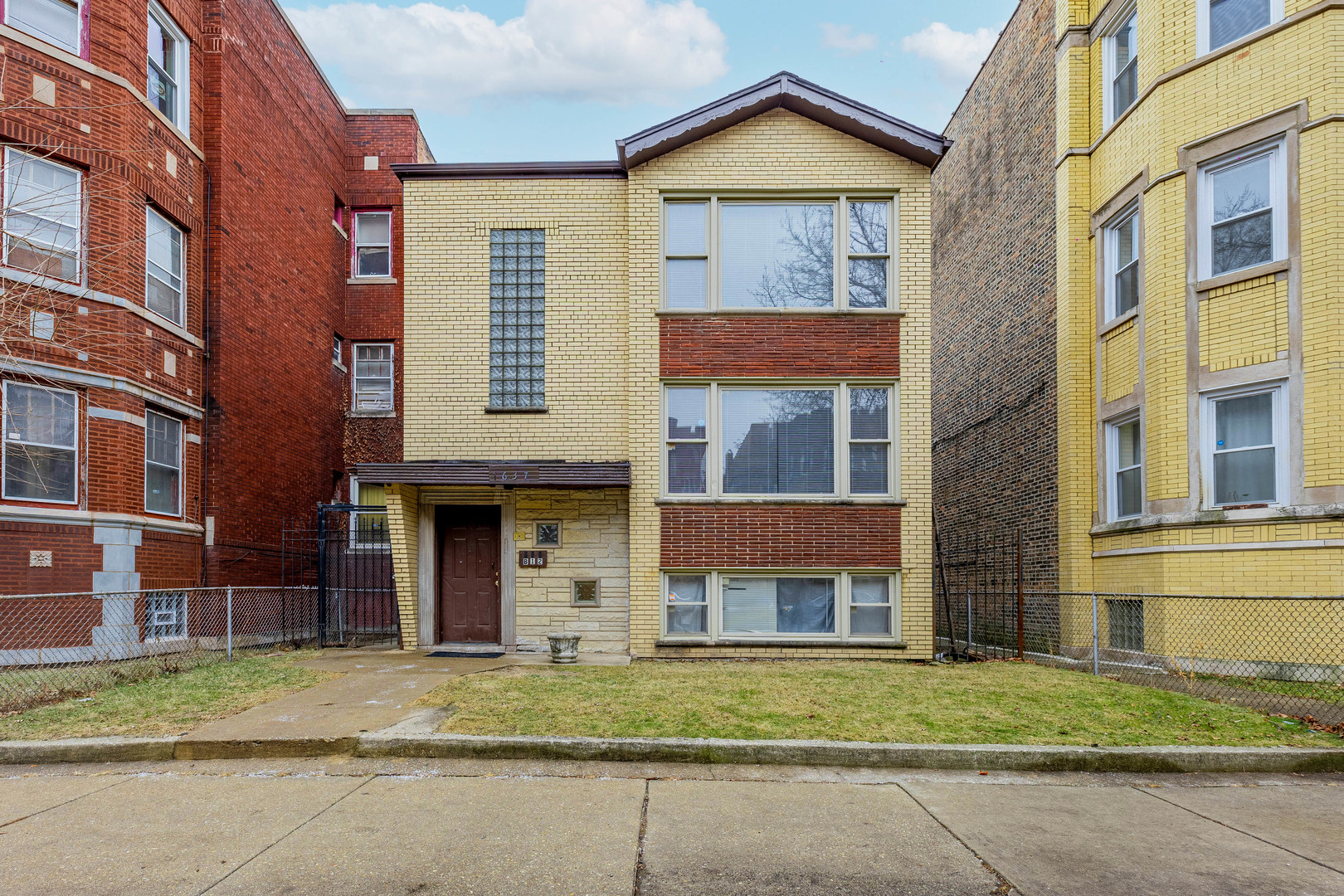 7637 South Essex Avenue Chicago IL 60649