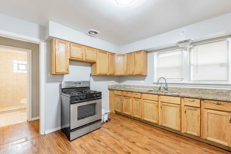 7637 South Essex Avenue Chicago IL 60649