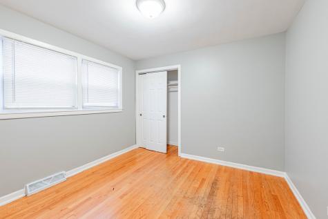 7637 South Essex Avenue Chicago IL 60649