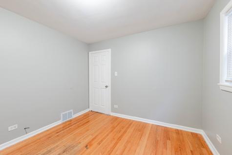 7637 South Essex Avenue Chicago IL 60649