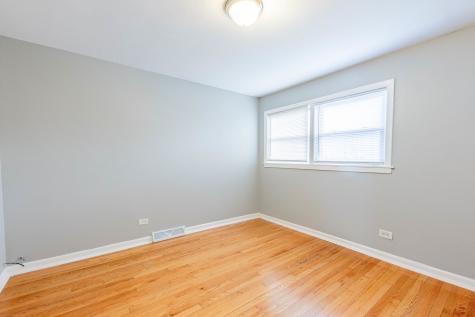 7637 South Essex Avenue Chicago IL 60649