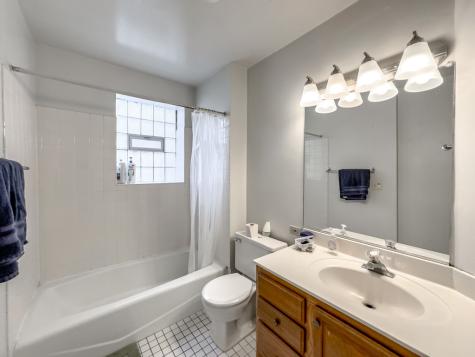 6711 North Sheridan Road Chicago IL 60626
