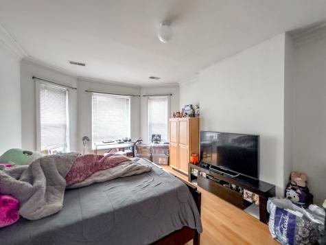 6711 North Sheridan Road Chicago IL 60626