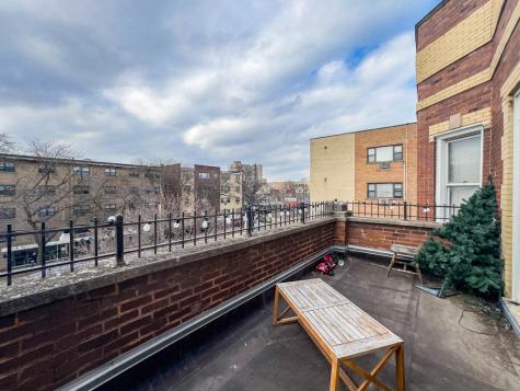 6711 North Sheridan Road Chicago IL 60626