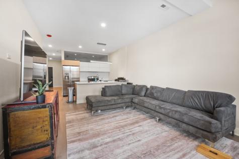 3924 North Lincoln Avenue Chicago IL 60613