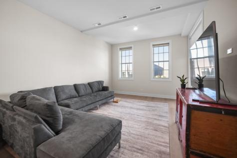 3924 North Lincoln Avenue Chicago IL 60613