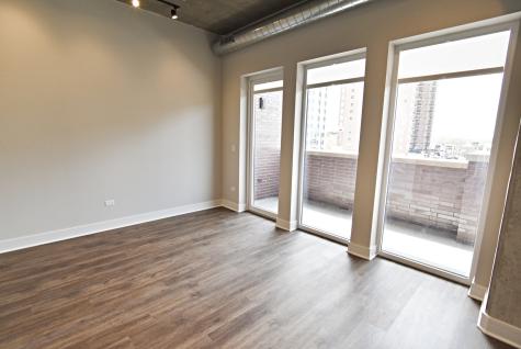 3833 North Broadway Street Chicago IL 60613