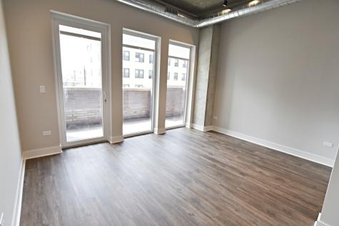 3833 North Broadway Street Chicago IL 60613