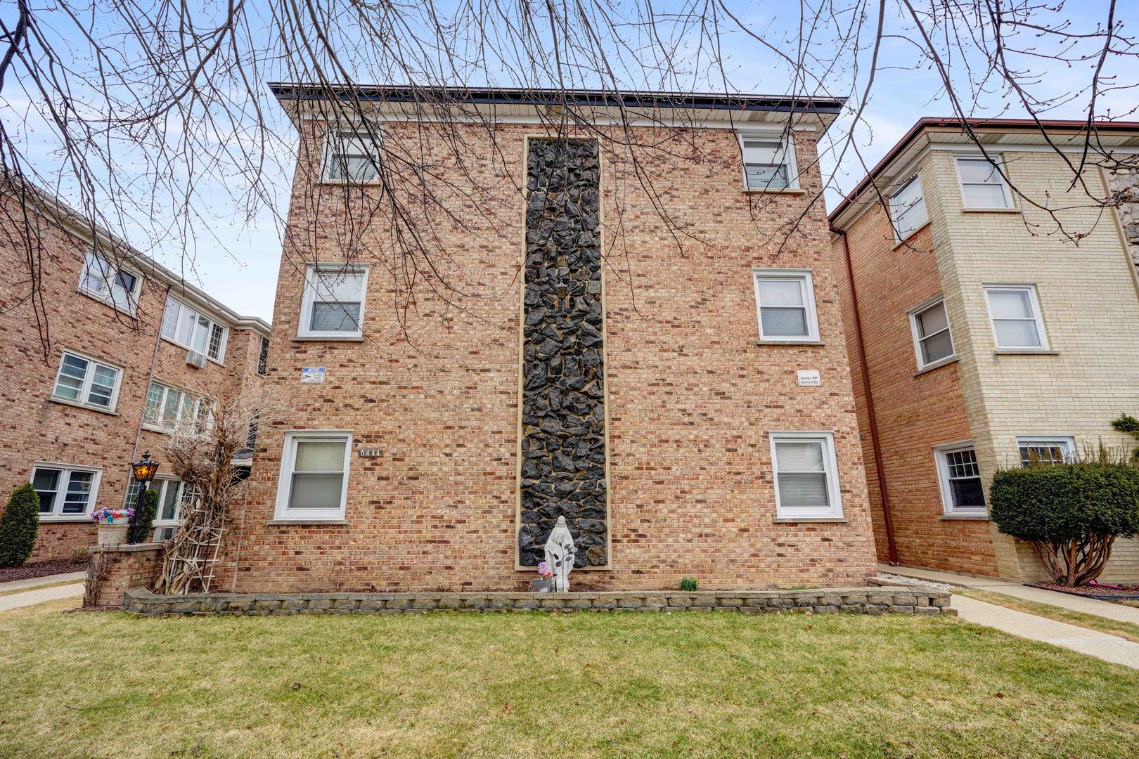 8444 West Gregory Street Chicago IL 60656