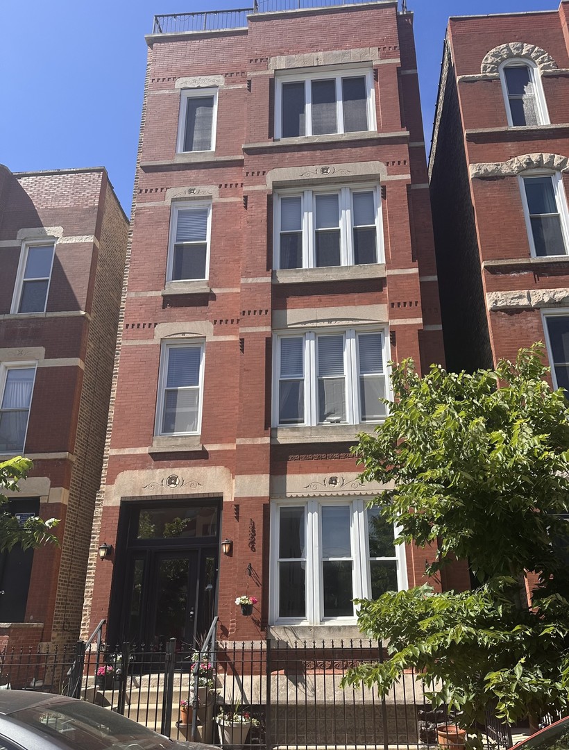 1326 West Huron Street Chicago IL 60642