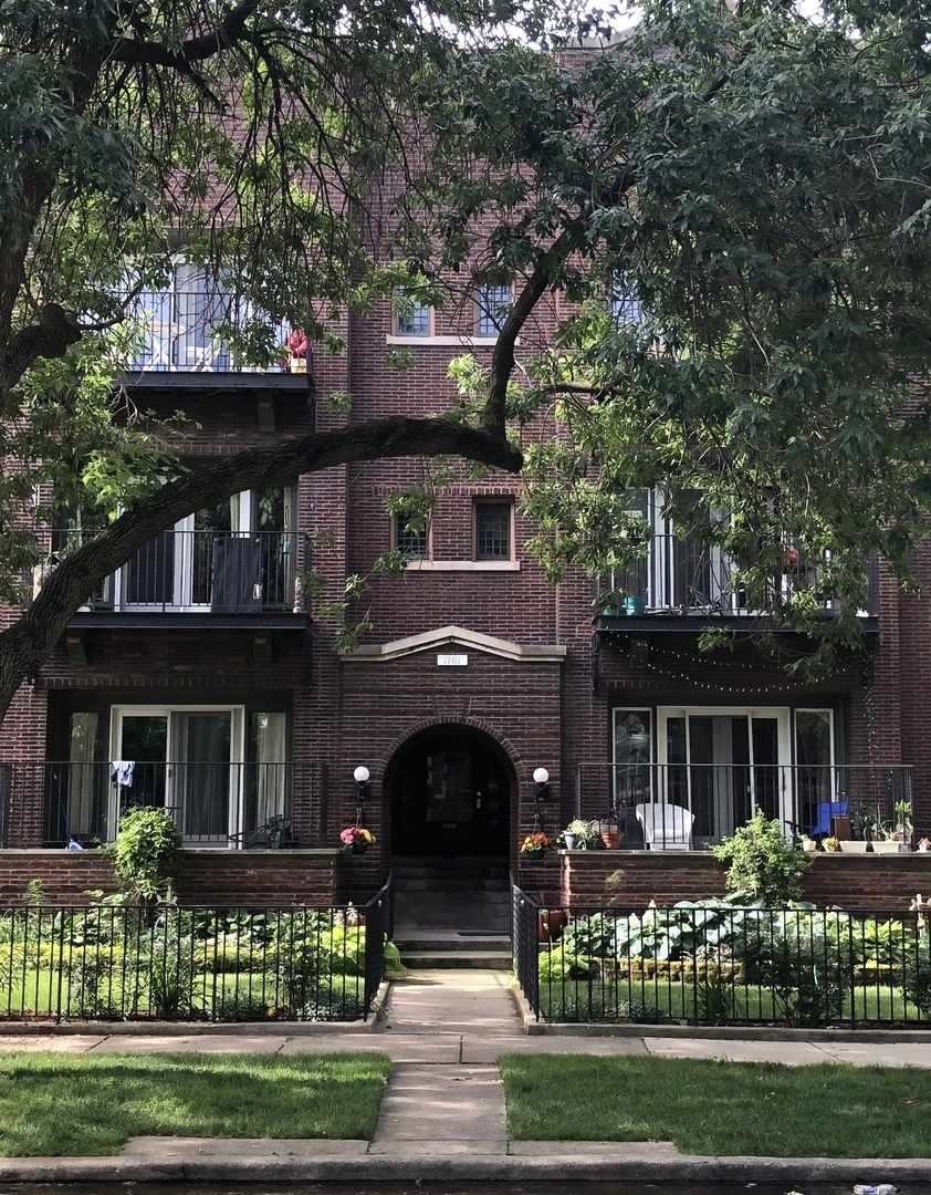 1101 West Pratt Boulevard Chicago IL 60626