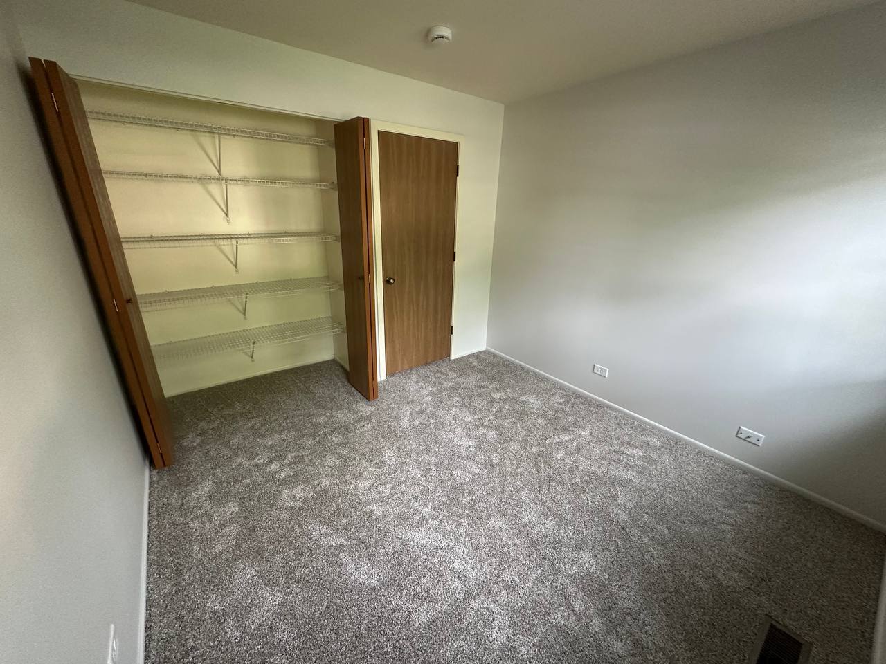 197 Camden Court Schaumburg IL 60194