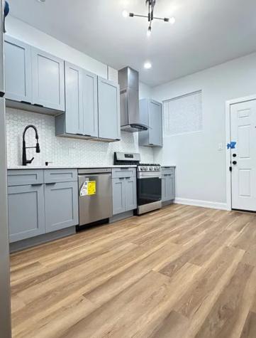 1305 East 69th Street Chicago IL 60637