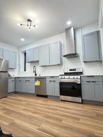 1305 East 69th Street Chicago IL 60637