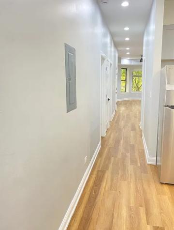 1305 East 69th Street Chicago IL 60637