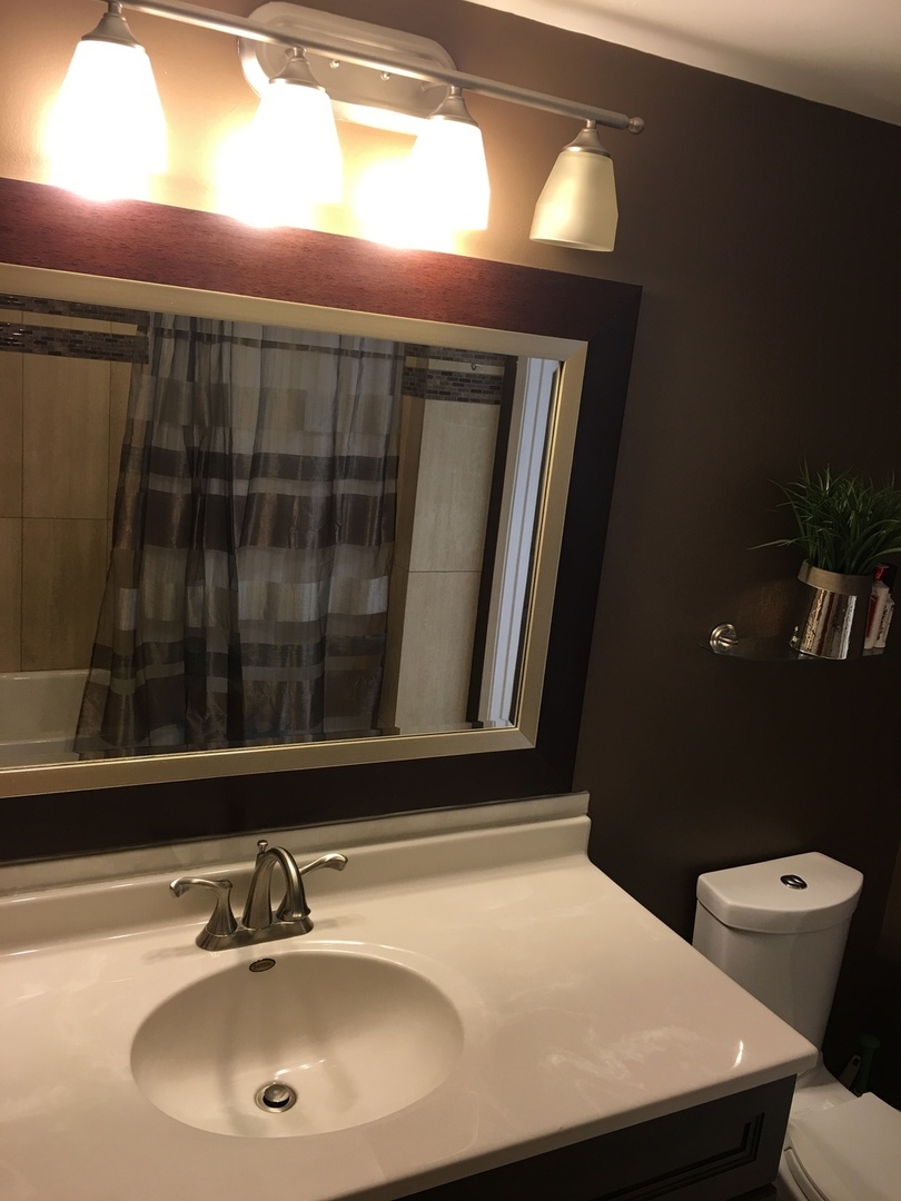 225 Main Street Roselle IL 60172