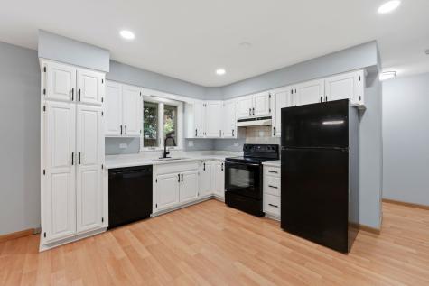 152 Crestwood Drive East Dundee IL 60118