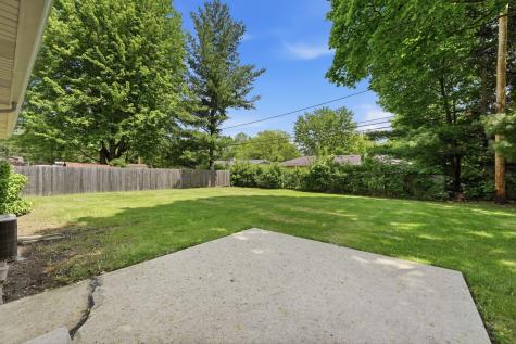 152 Crestwood Drive East Dundee IL 60118