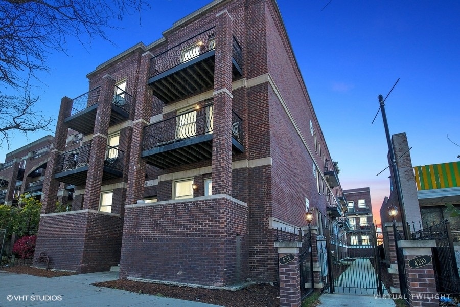 4212 South King Drive Chicago IL 60653