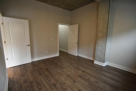 3833 North Broadway Street Chicago IL 60613