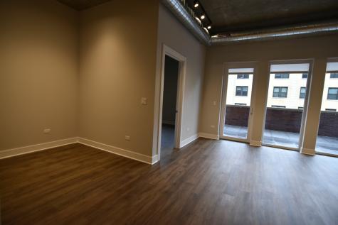 3833 North Broadway Street Chicago IL 60613