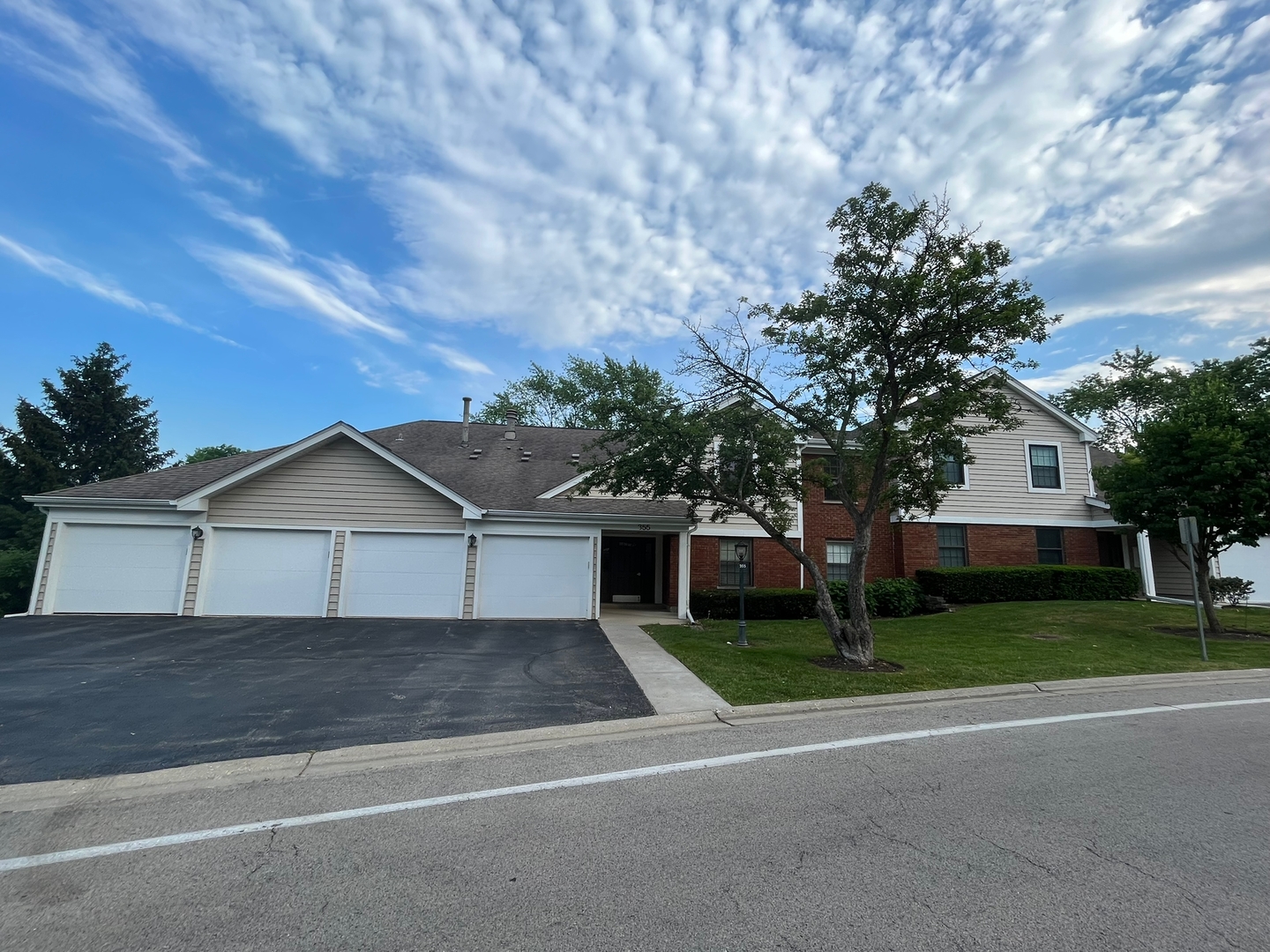 355 Lambert Drive Schaumburg IL 60193
