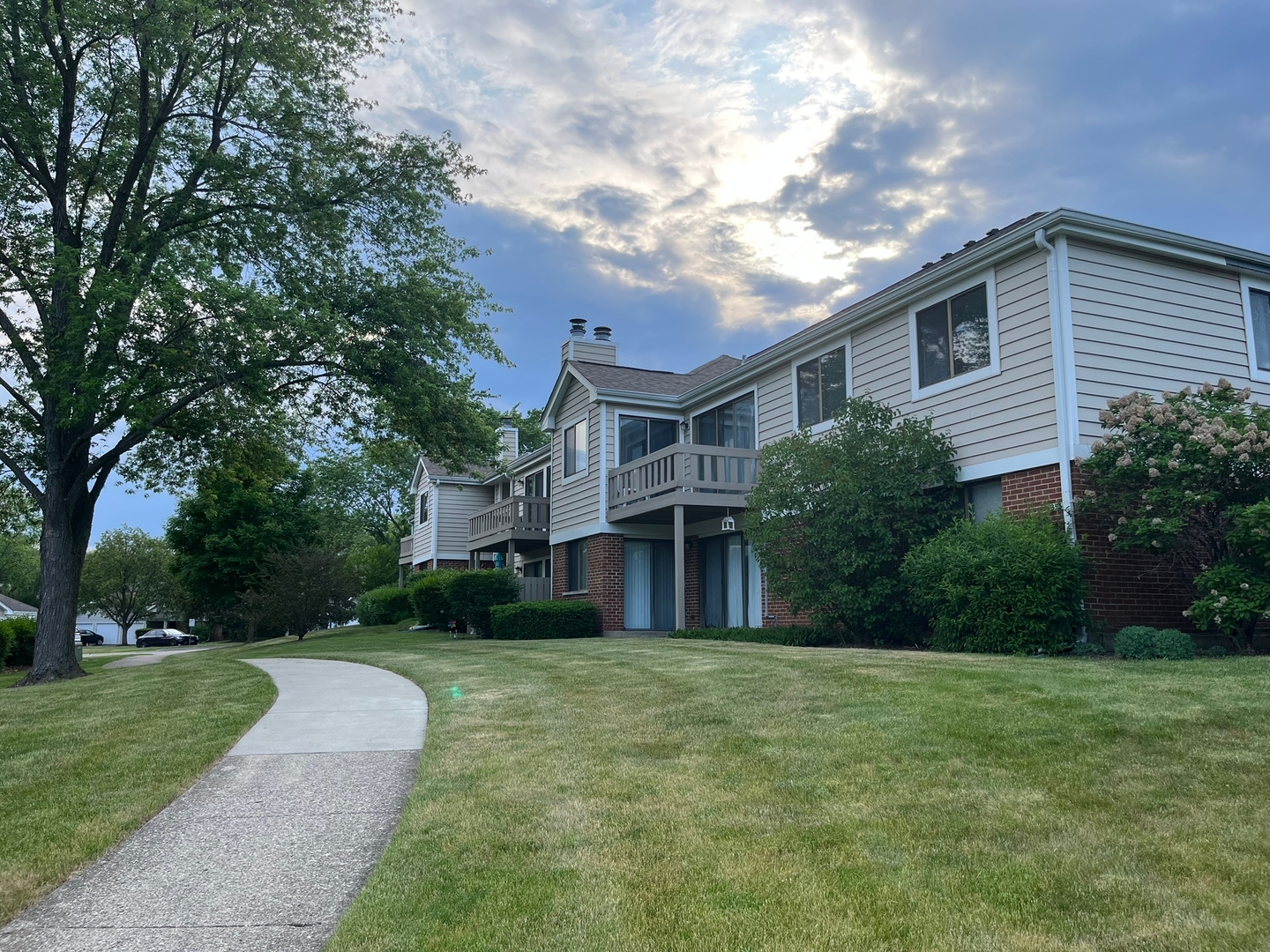 355 Lambert Drive Schaumburg IL 60193