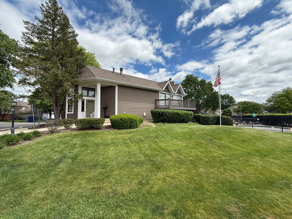 355 Lambert Drive Schaumburg IL 60193